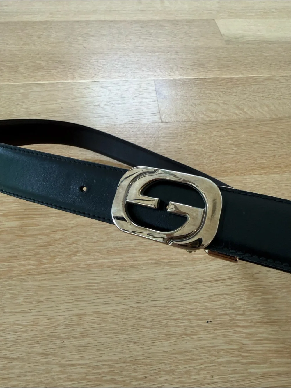 Authentic Gucci Black Leather Men’s Belt with Gold Interlocking G Buckle
